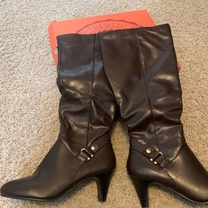 brown healed boots size 8.5